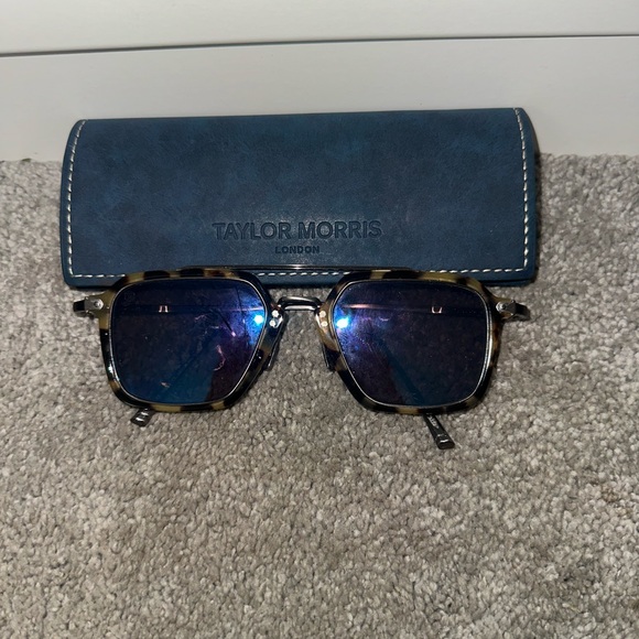 Tortoise Shell Sunglasses - Picture 1 of 4